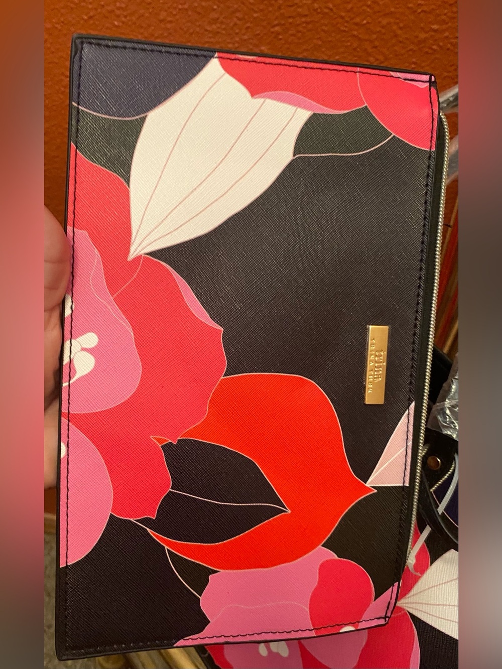 Trina Turk - NEW - Red, Navy and Pink Floral Tote Bag with matching wristlet - Picture 5 of 16